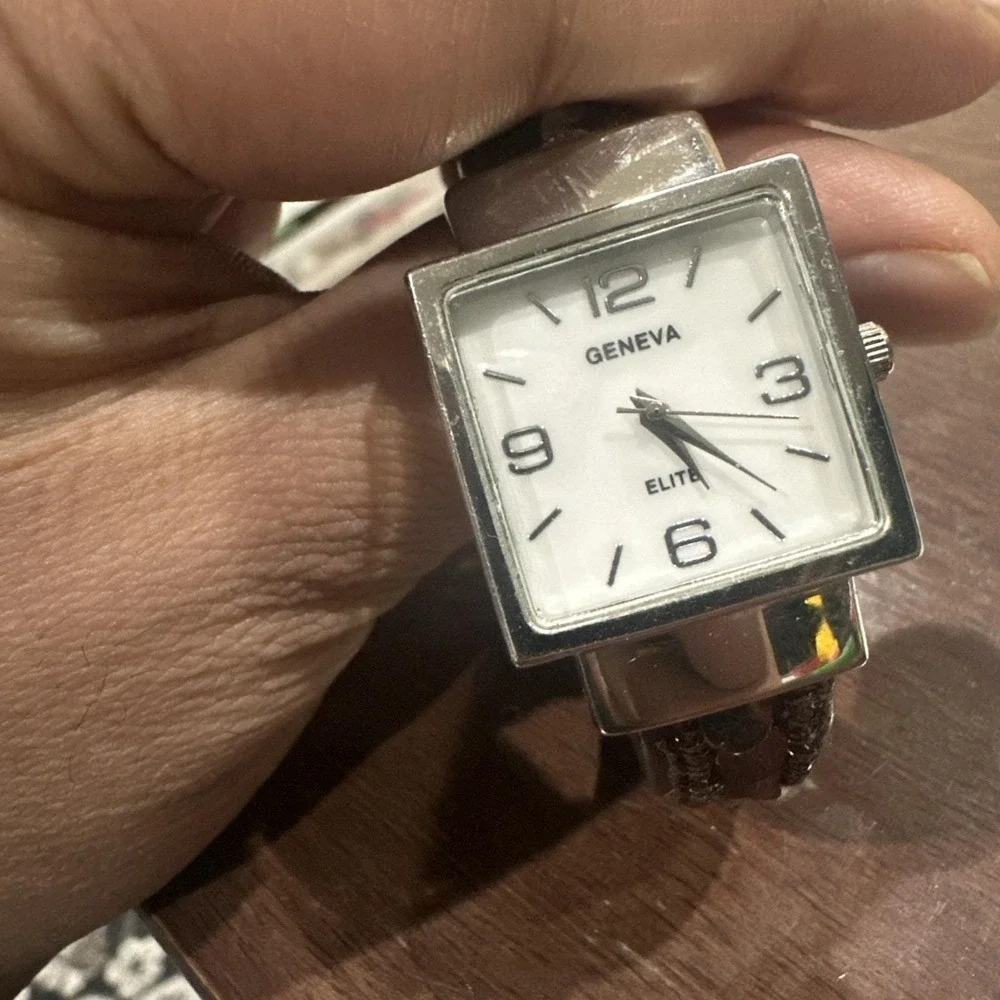 Working GENEVA Elite Watch Womens Silver Square 27mm Brown Fancy Cuff Band Fit 6